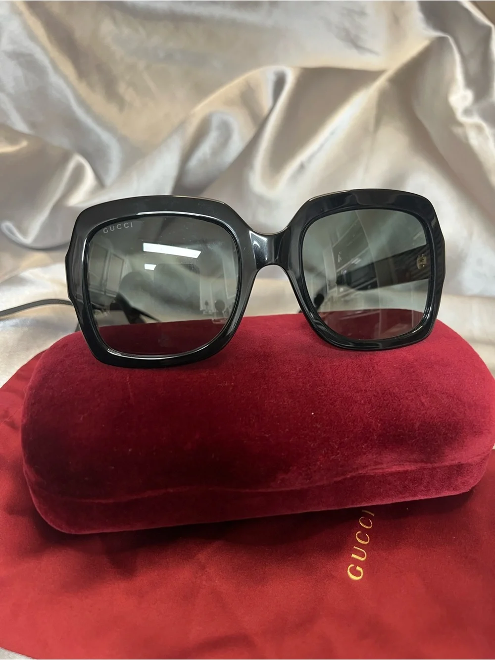 Gucci woman’s polarized sunglasses GG1337S